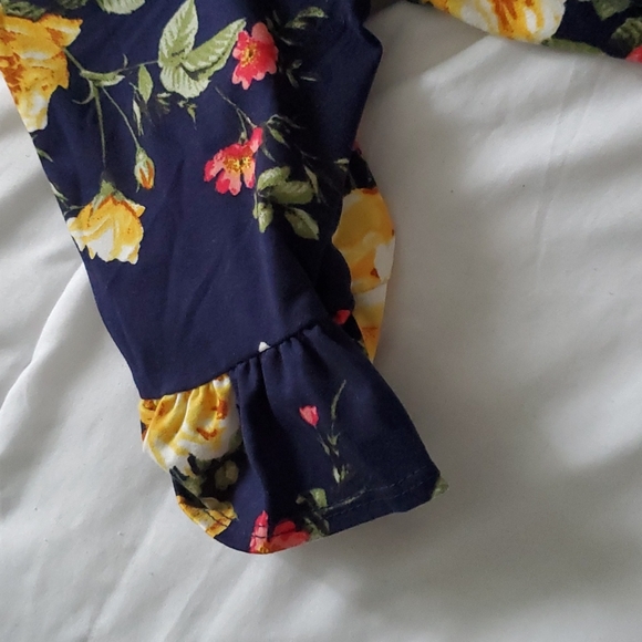 Top - Picture 2 of 6